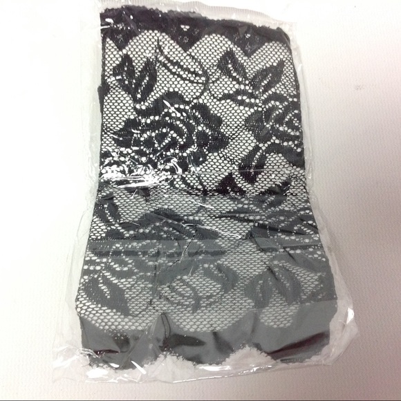 Jimenez Sexy Lace Fingerless Wedding Party Gloves - Picture 2 of 3